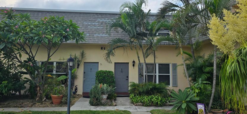 1745 4th, Boca Raton, FL 33432