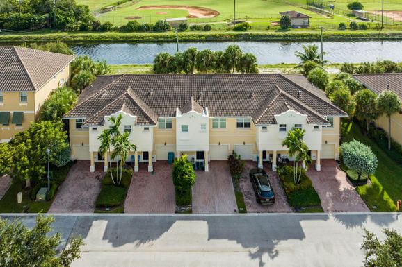 1802 Via Sofia, Boynton Beach, FL 33426