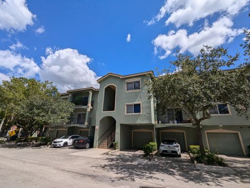 360 Crestwood, Royal Palm Beach, FL 33411