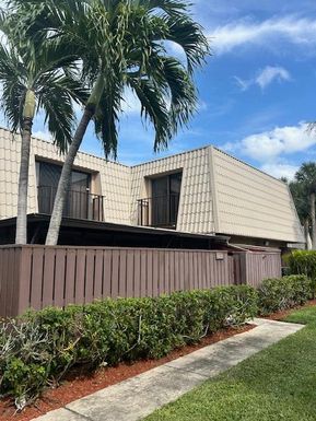 6820 68, West Palm Beach, FL 33409