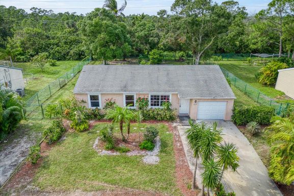 139 Harris, Sebastian, FL 32958