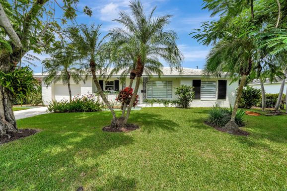 329 Alhambra, West Palm Beach, FL 33405