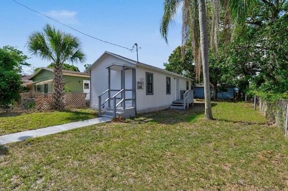 1136 23rd, West Palm Beach, FL 33407