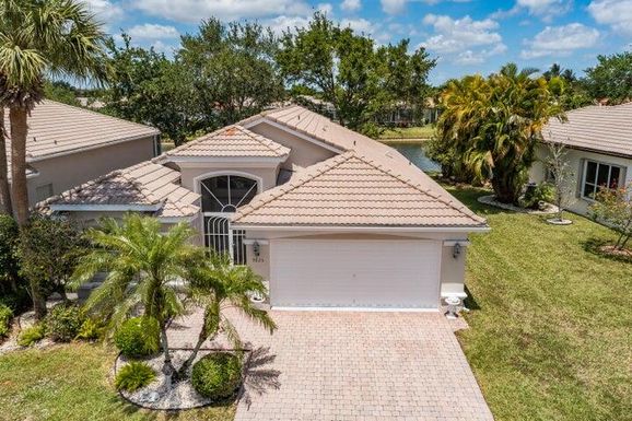 9825 San Luca, Lake Worth, FL 33467