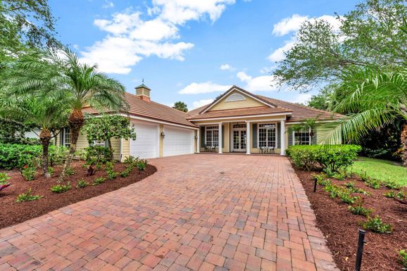 820 River, Vero Beach, FL 32963