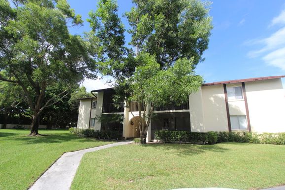 4779 Sable Pine B1, West Palm Beach, FL 33417