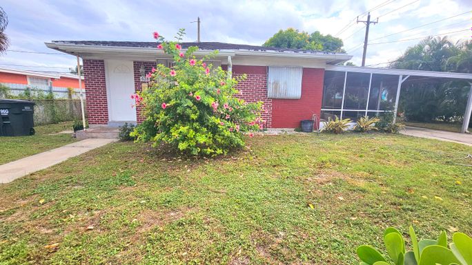 628 Monceaux, West Palm Beach, FL 33405