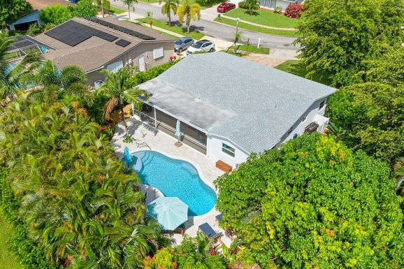 6320 Country Wood, Delray Beach, FL 33484