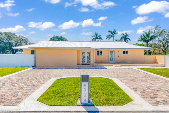 334 Avenue I, Belle Glade, FL 33430