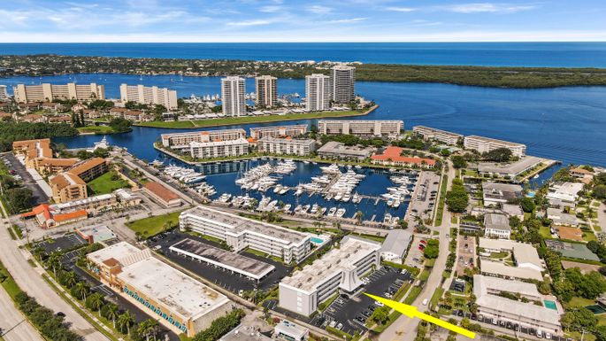 155 Yacht Club, North Palm Beach, FL 33408