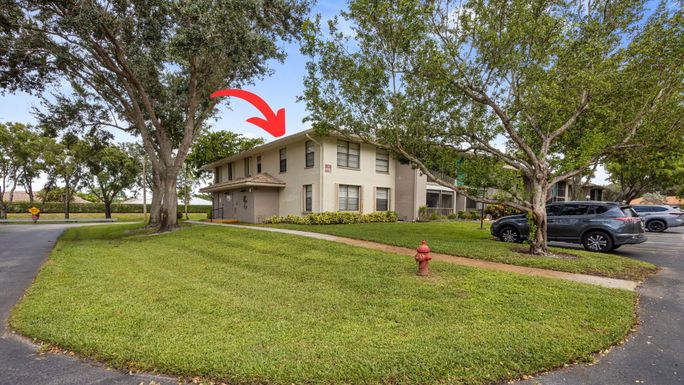 9780 Pineapple Tree, Boynton Beach, FL 33436