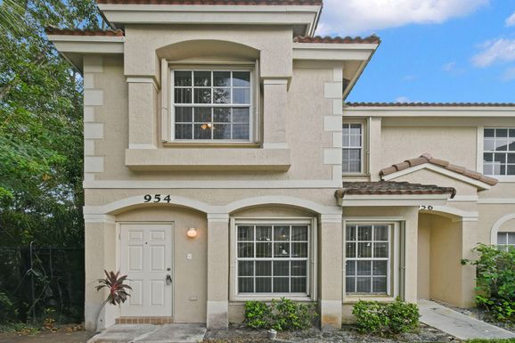 954 Summit Lake, West Palm Beach, FL 33406