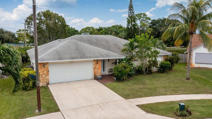 1207 Palama, Lantana, FL 33462