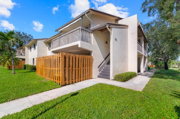 3404 Gardens East, Palm Beach Gardens, FL 33410