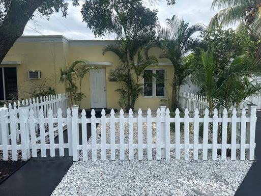 711 4th, Lake Worth, FL 33460