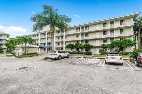 2601 Village 103, West Palm Beach, FL 33409