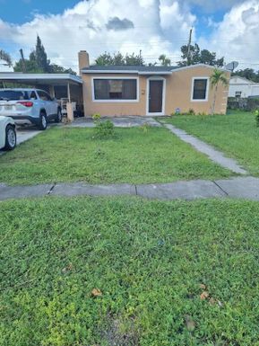 713 Aspen, West Palm Beach, FL 33409