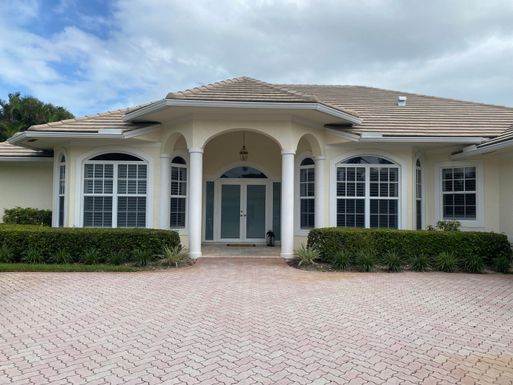 8199 Woodlake, Hobe Sound, FL 33455