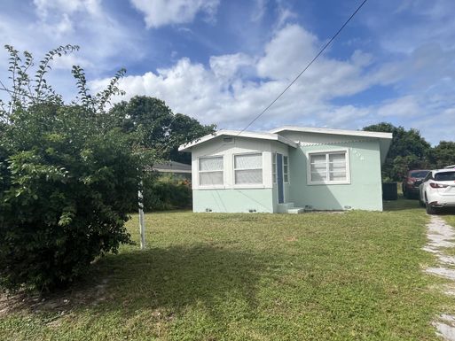 1908 M, Fort Pierce, FL 34950