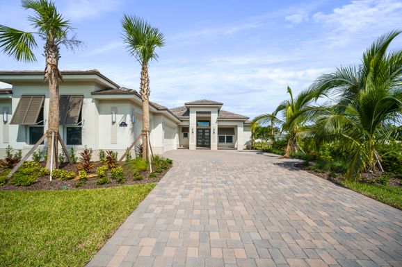 237 Strand, Vero Beach, FL 32963