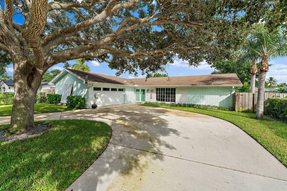 4193 Hyacinth, Palm Beach Gardens, FL 33410