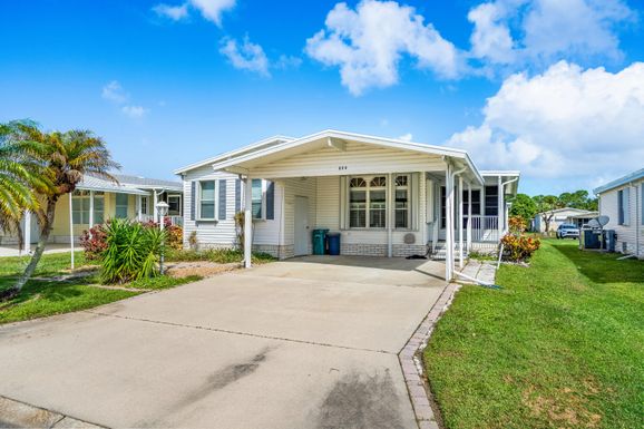 834 Lychee, Barefoot Bay, FL 32976