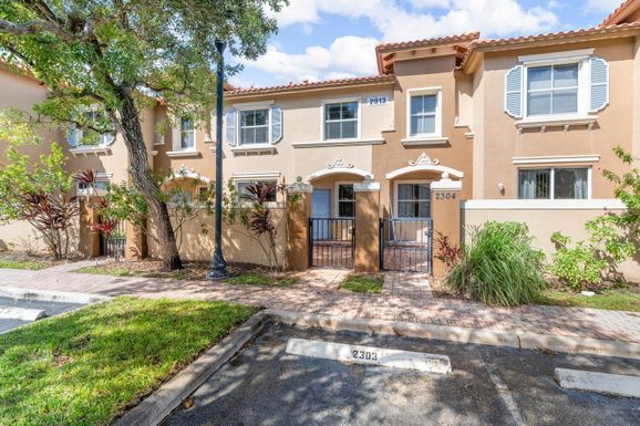 2913 Hidden Hills, West Palm Beach, FL 33411