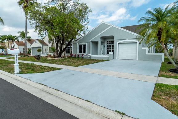 23040 Floralwood, Boca Raton, FL 33433