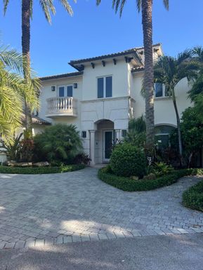 881 32nd, Boca Raton, FL 33431