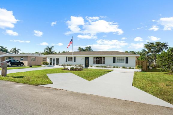 2047 Monroe, Stuart, FL 34997