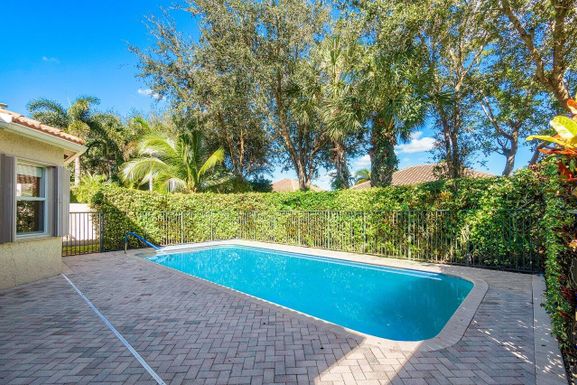 10622 Silverton, Boynton Beach, FL 33437