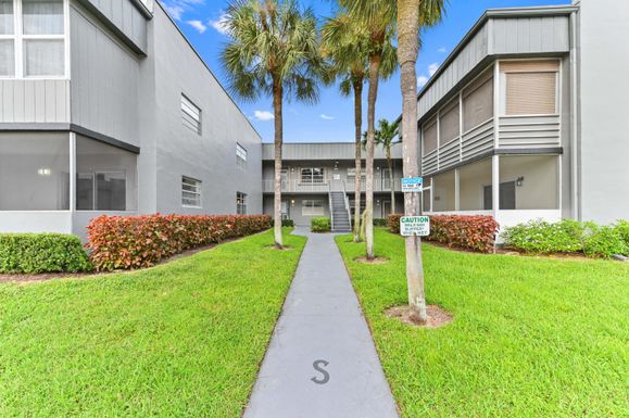 881 Normandy S, Delray Beach, FL 33484