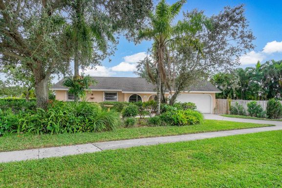 1263 Essex, Wellington, FL 33414