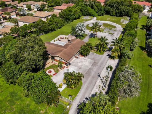 5681 Desoto, Lake Worth, FL 33463