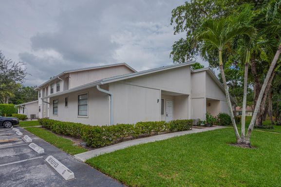 5300 Elmhurst, West Palm Beach, FL 33417