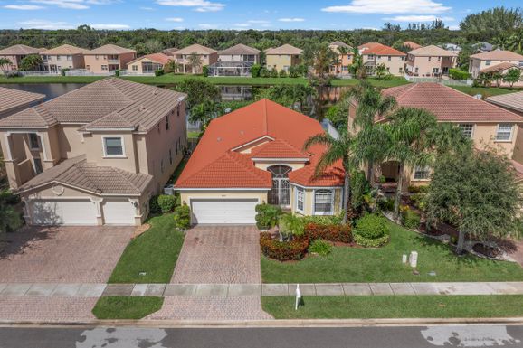 8089 Via Bolzano, Lake Worth, FL 33467