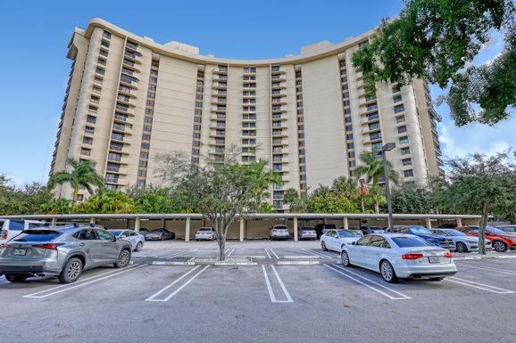 2480 Presidential, West Palm Beach, FL 33401