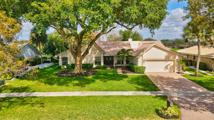 2549 Deer Creek Lakes, Deerfield Beach, FL 33442