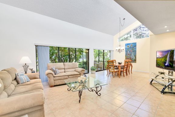 6878 Willow Wood, Boca Raton, FL 33434