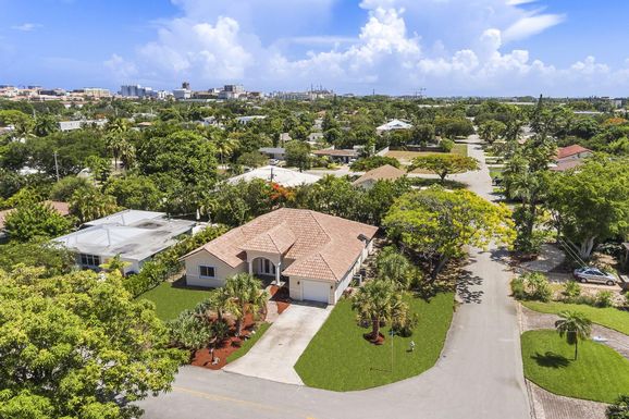 298 11th, Boca Raton, FL 33432