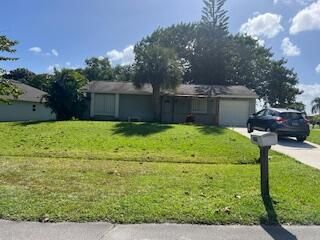 902 Montrose, Port Saint Lucie, FL 34983