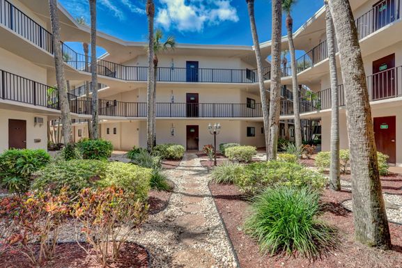 5370 Las Verdes, Delray Beach, FL 33484