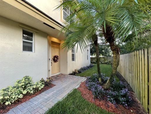 328 Bloxham, Stuart, FL 34997