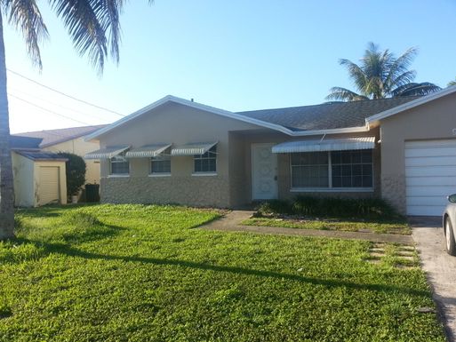 9244 2nd, Boca Raton, FL 33428