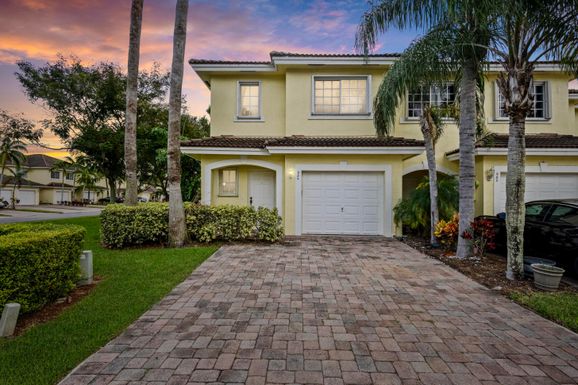 984 Imperial Lake, West Palm Beach, FL 33413