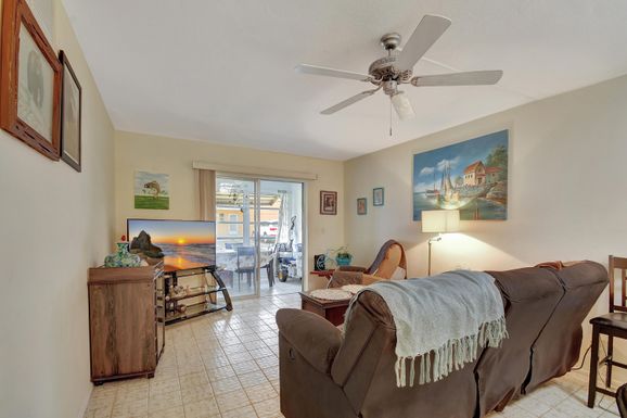 2121 1st, Boynton Beach, FL 33435