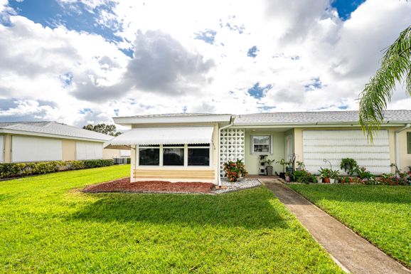 909 Savannas Point, Fort Pierce, FL 34982