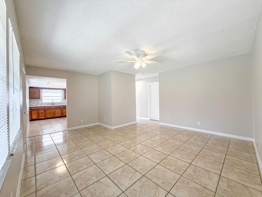 2682 Hinda, West Palm Beach, FL 33403