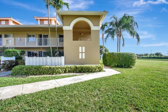 5876 Regal Glen, Boynton Beach, FL 33437