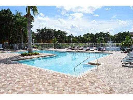 1401 Village 2123, West Palm Beach, FL 33409